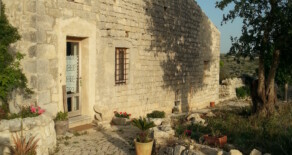 Stone house Aline